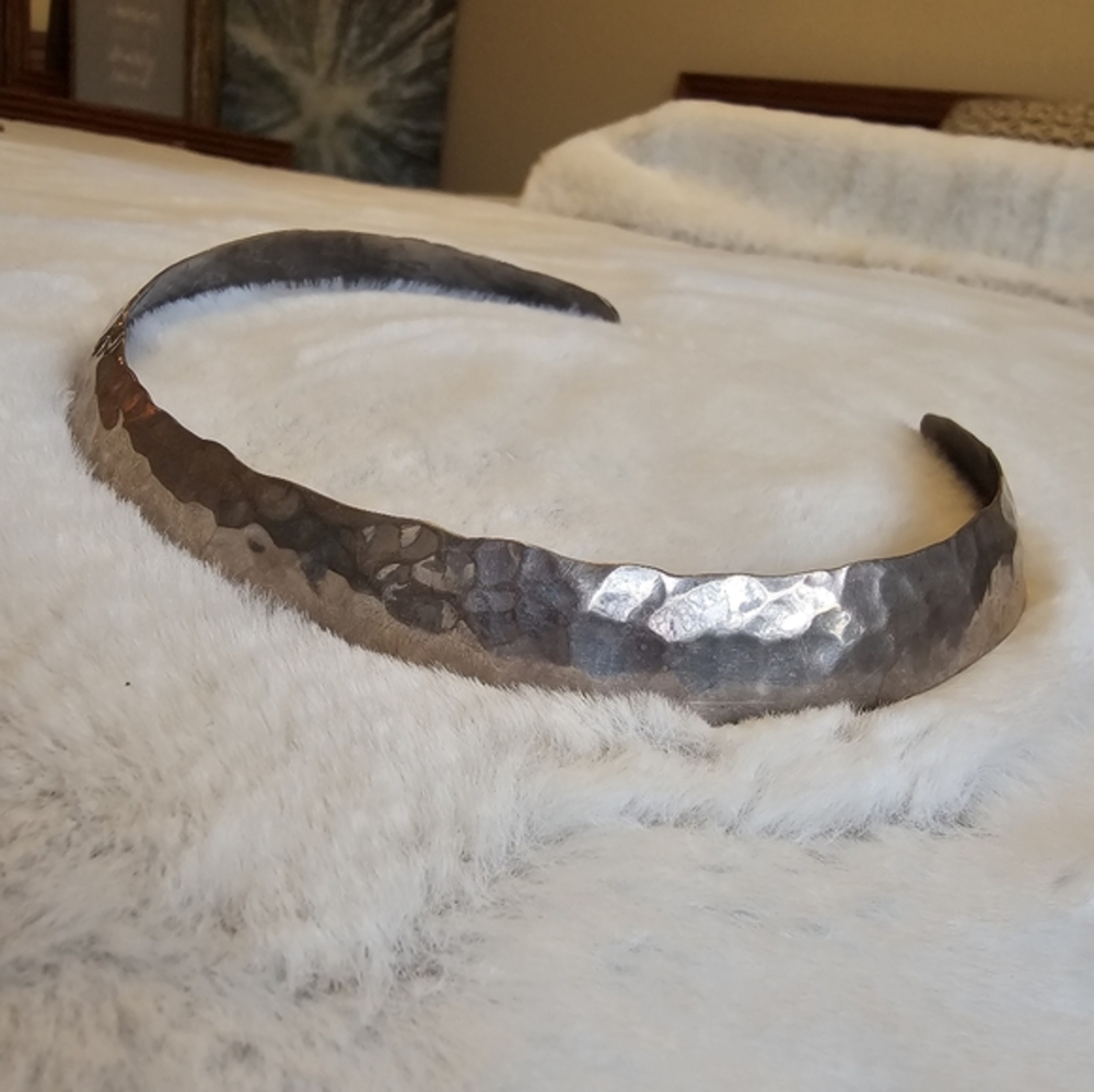 Vintage hammered collar choker